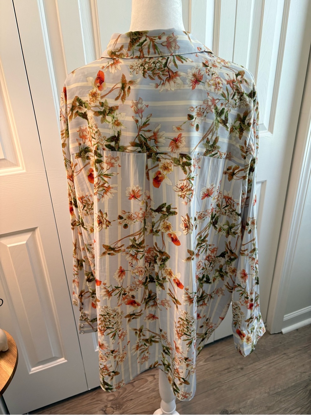 Rose & Olive Blue/White Floral Button-Up Blouse - Picture 2 of 7